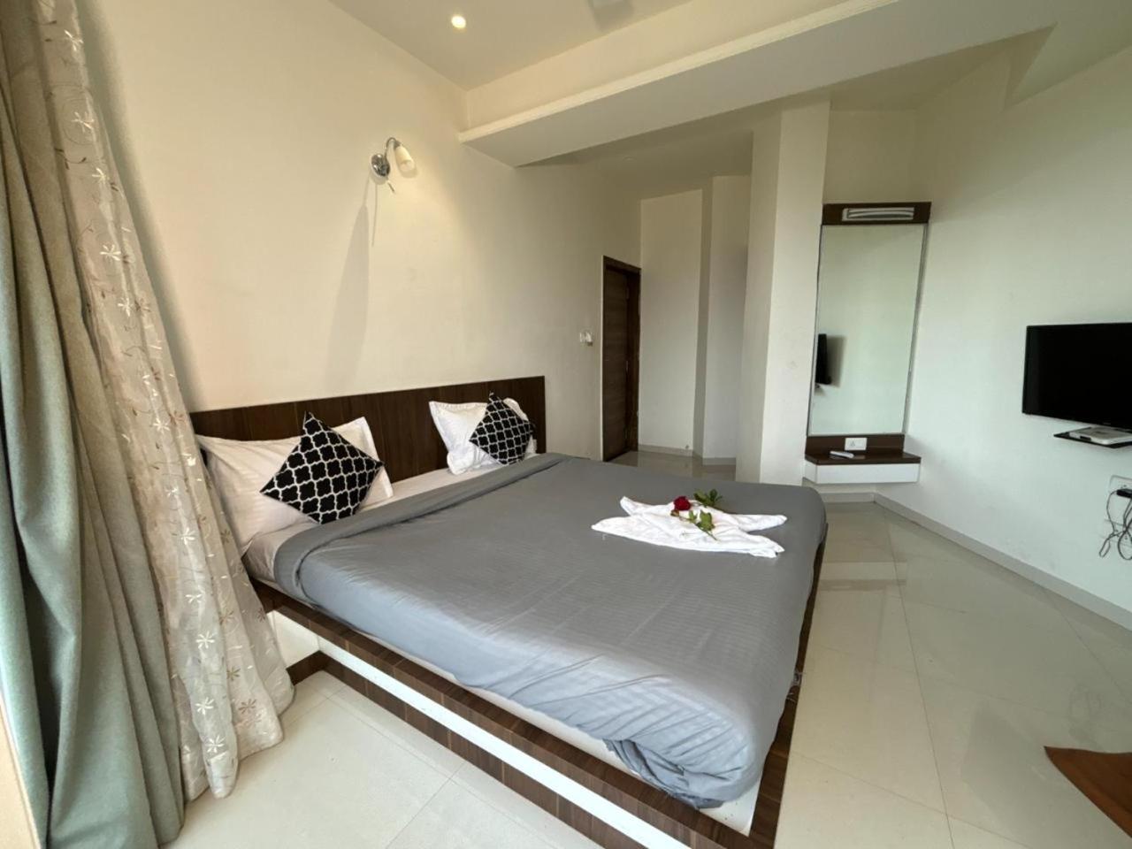 Hillview Rooms By 29 Bungalow Panchgani Exterior photo